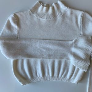 Vestique Cropped Sweater • Small